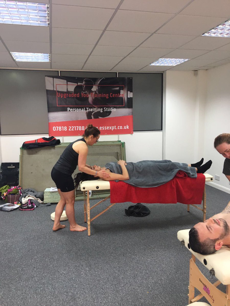 bf4tuk's tweet photo. Great weekend with the sports massage students #EssexJobsMonday @bf4tuk #fitnesscourses #essex #sports massage https://t.co/b1duZgZ28m