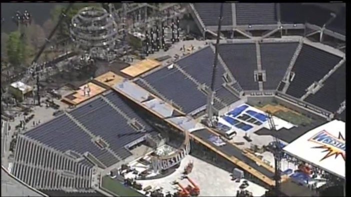 WrestleMania 33 Arena So Far..... C784jAqW0AEuiy5