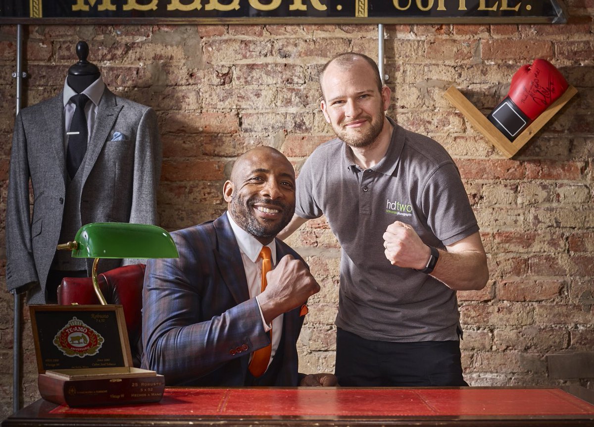 HDTWOphoto's tweet photo. Great to photograph @SkyJohnnyNelson today with @owenscotttailor and @HDTWOadam #BoxingMeetsFashion #Huddersfield #TopGent 
#Boxing https://t.co/1SS6r8BJ3o