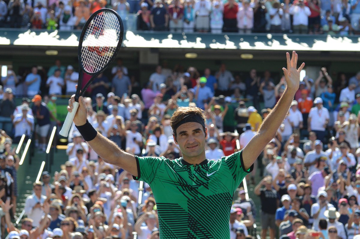 MiamiOpen's tweet photo. This guy might have a few fans. 🙌

#MiamiOpen #Federer https://t.co/YB4dY08LT6
