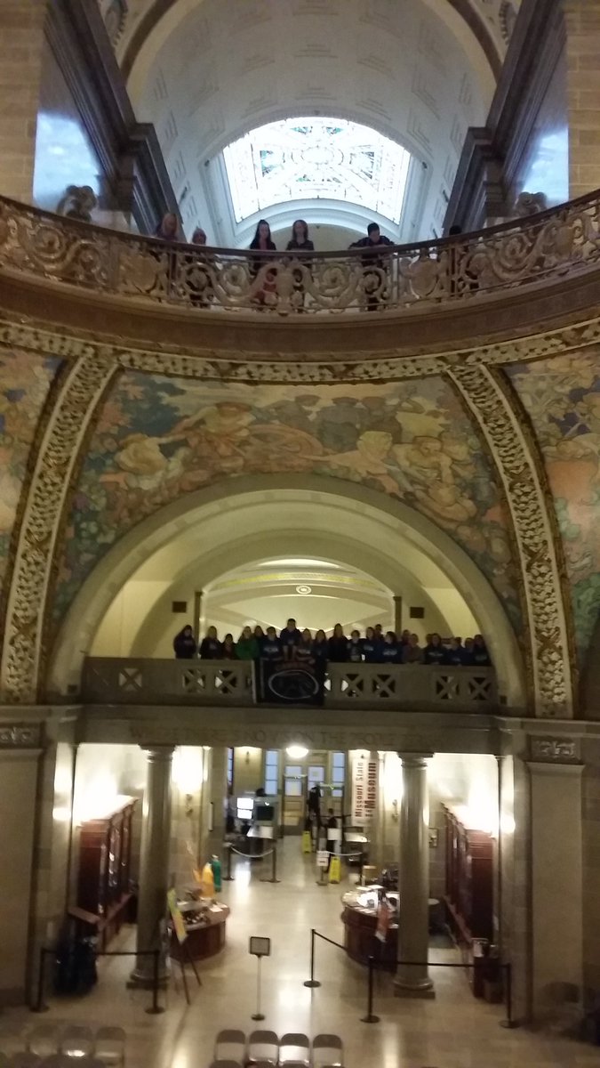 CHSBioMed's tweet photo. Quick stop at the capitol before state competition. @MissouriHOSA #HOSA #MOSLC https://t.co/2REE71Ntvh