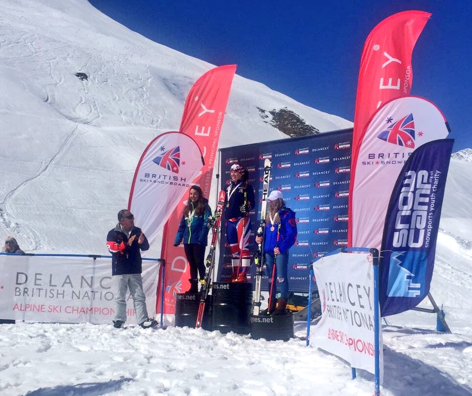 Avui l'<a href="/anetaeb/">Aneta5</a> ha acabat 2a en el #SG dels campionats britànics a Tignes🥈Ha aconseguit 52 punts #FIS FELICITATS! A pel #GS i el #SL💪🏼 #fceh