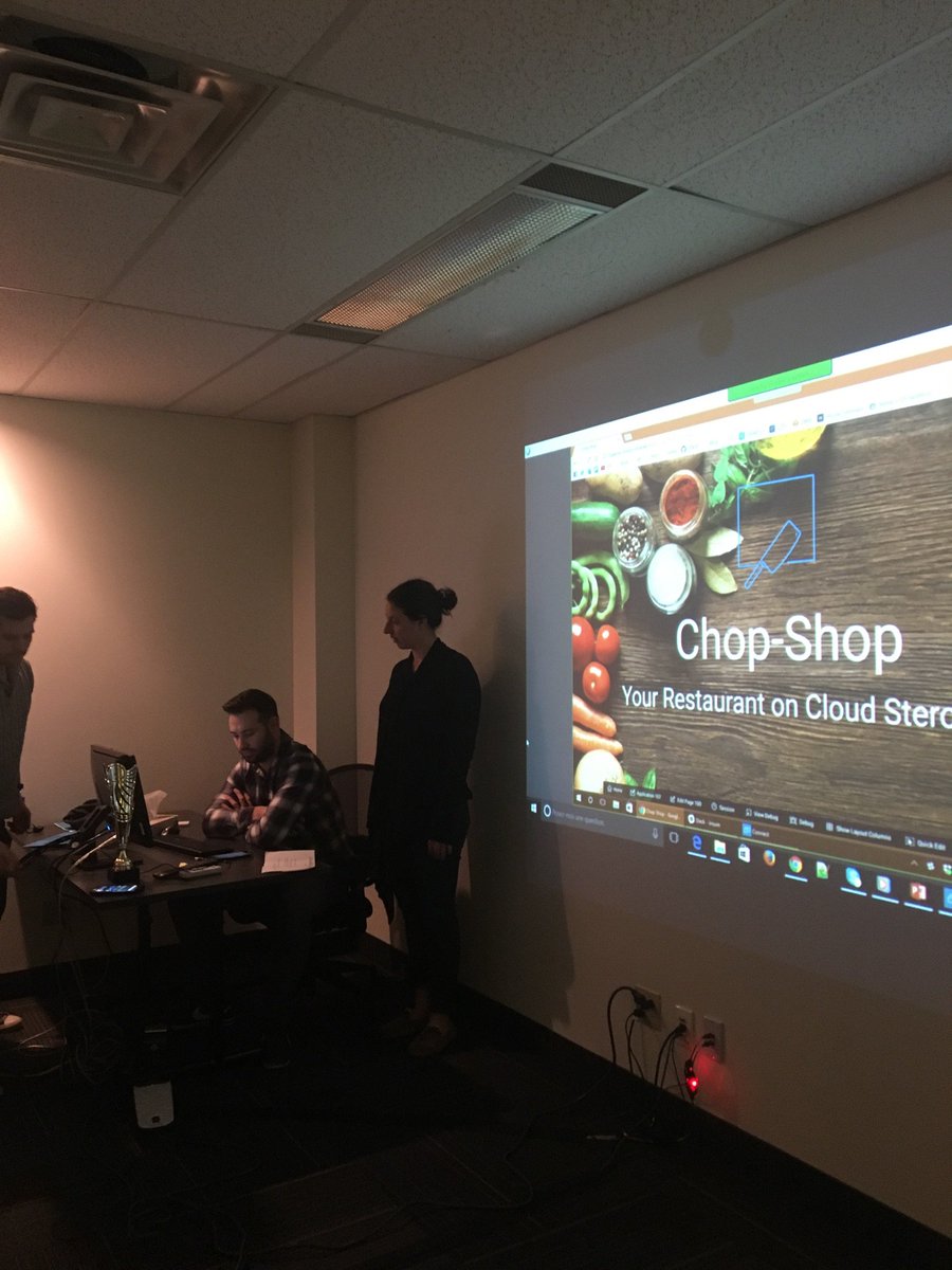 Fr4ncis's tweet photo. Last team is the Bro <code> at #InsumHack17 App to put your restaurant on cloud steroids ! Inventory mgmt / real time reporting #orclapex https://t.co/ycJWyk0pKH