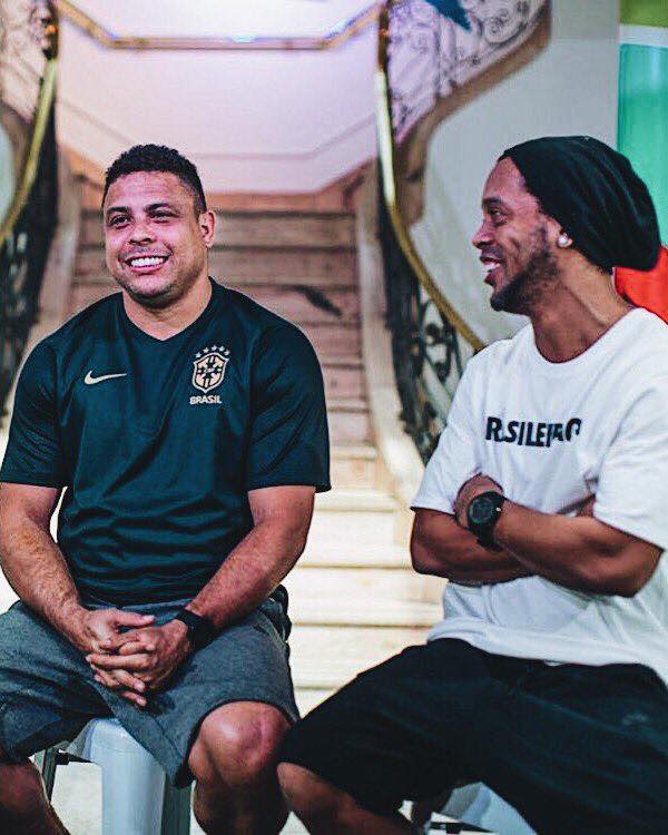 MotivacionesF's tweet photo. Reencuentro de viejos amigos 😱🇧🇷 https://t.co/HypLeP9DgG