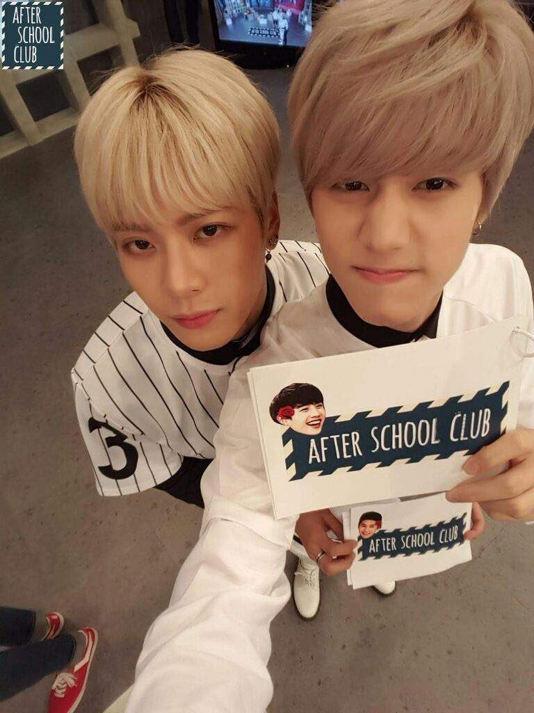 tuanpics's tweet photo. happy birthday to the kindest, most dedicated person on this earth. thank you for everything that you are ❤️✨ #KINGJACKSONDAY https://t.co/48pXgFFxGS