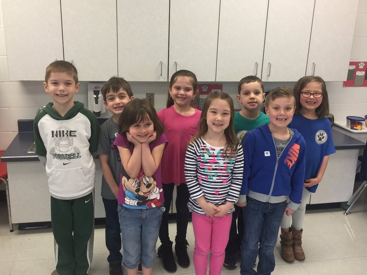 Corgorq's tweet photo. Mrs. Meek's friends all know sight word lists A&amp;B! Whooo hooo! https://t.co/ZzNjSPeqMi