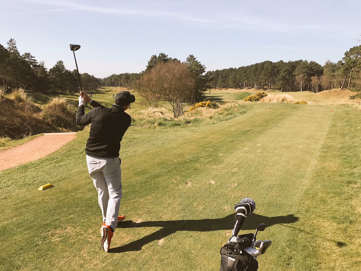 Maynarddjl's tweet photo. Simply lovely days golfing @FormbyGolfClub wiv these #choppers @adamwhitegolf @JeremyHarrold #qualitycourse #foreRight #nobabydraw https://t.co/95NOiBb0mE