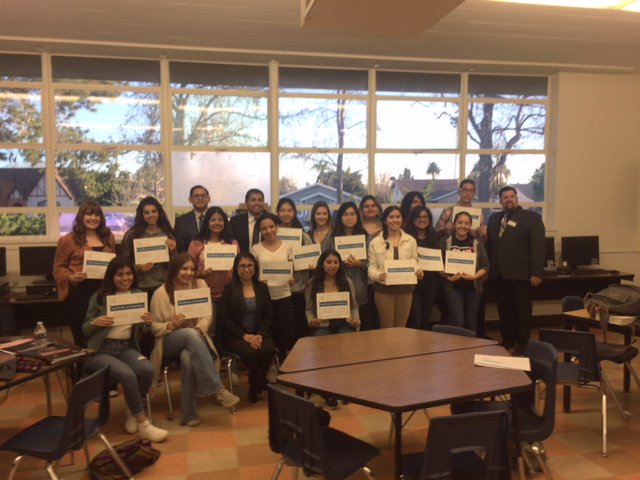 cteousd1's tweet photo. OHS Professional Internship students working with Mentors from Wells Fargo Bank creating a personal budget, professionalism, mock interviews https://t.co/Bmdb0OfhP5