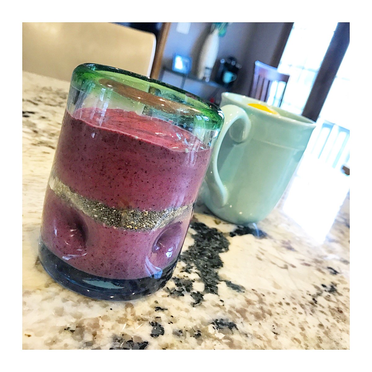 Live4Fitness247's tweet photo. Breakfast today 🍇🍓🍌🥜🍋 https://t.co/7rXEDxW2ER