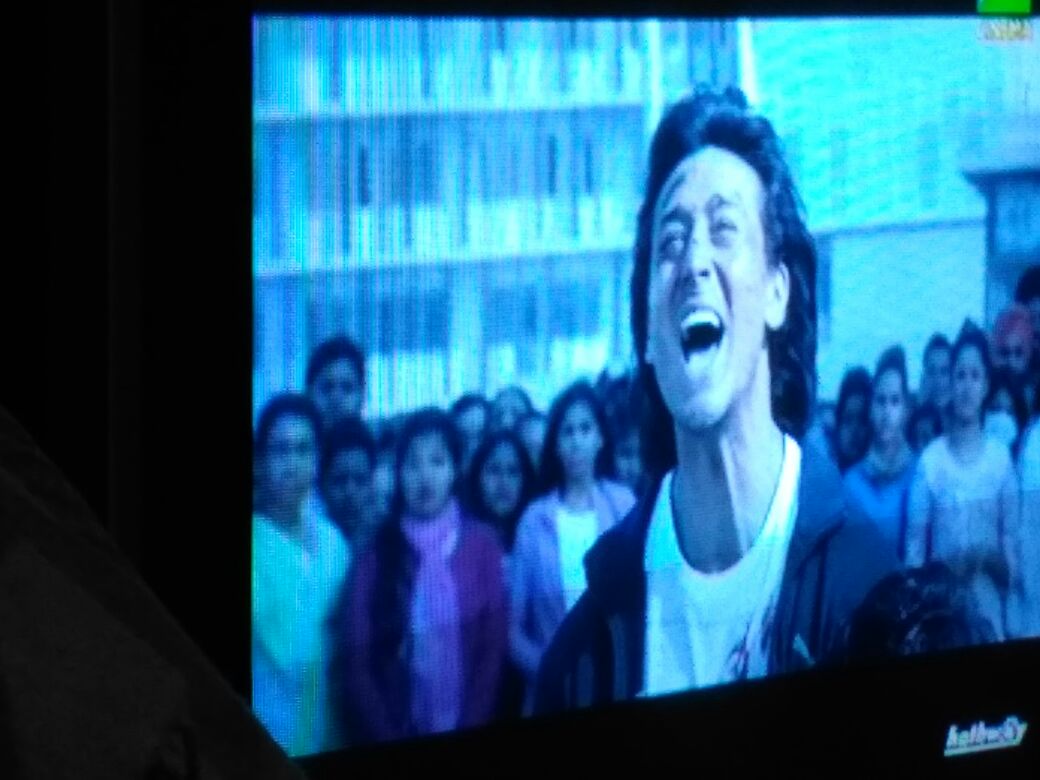 TigerianYas's tweet photo. It's so emotional song #KhairMangda #AFlyingJaat on @zeecinema
Loved u and ur acting @iTIGERSHROFF 💕 https://t.co/xwn3vqpmle