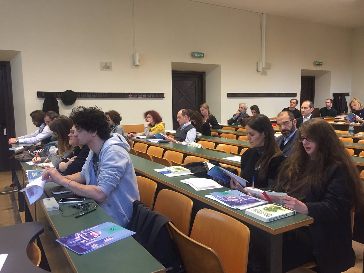 ScrittCreativUC's tweet photo. Si parte: prima #lezione del modulo dedicato al #romanzo con @ScarpelloSerena  @ManpowerGroupIT e #FrancessoNapoli @Librimondadori! https://t.co/7Hd7agLRyg