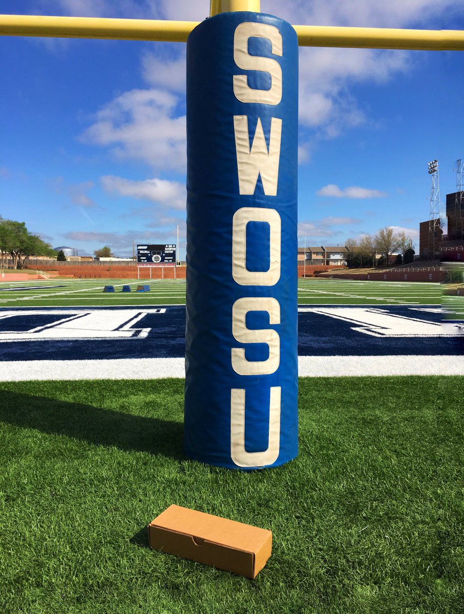 Relay4Life_CC's tweet photo. BITTERSWEET DAY!LAST WEEK FOR "WHATS IN THE BOX" but A GREAT PRIZE IN THE BOX!! All you have to do is reply w/ a guess, RT, &amp; follow to win! https://t.co/d8Tz18ZvD7