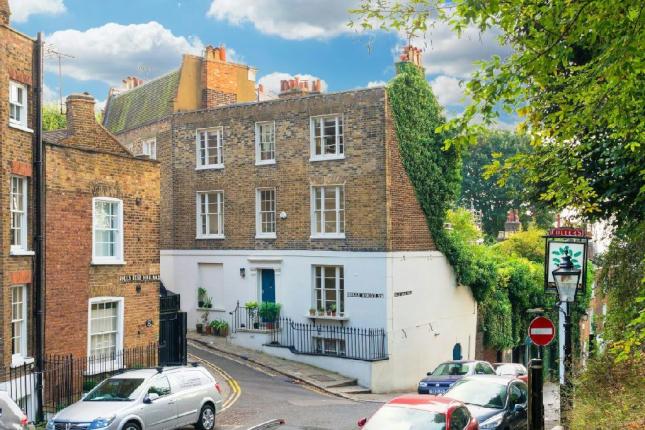 CountryLifeLdn's tweet photo. Fancy living in London's favourite village? @rightmove https://t.co/NFMs4BbcGz #DreamProperty https://t.co/HuWEkyOMSd