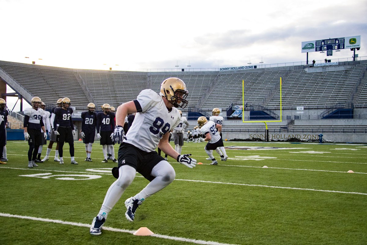 MSUBobcatsFB's tweet photo. Spring Practice #4 📷

#BobcatSpring17
#BeatTheSkyOwnTheState https://t.co/cv6XEC5MVg