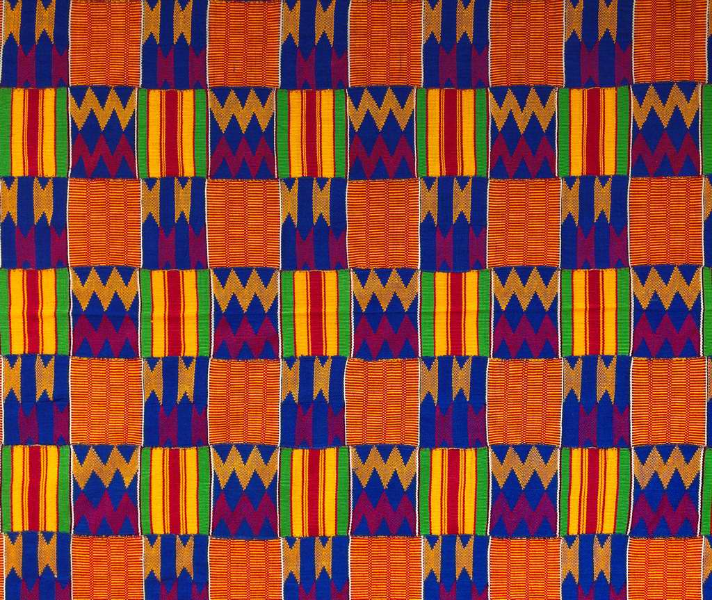 Anomaa_Africa's tweet photo. Kente is a native cloth from Ghana is laced with meaning within the colours and patterns. #kente #Ghana #Africancloth #heritage https://t.co/D2PVC8jhwX