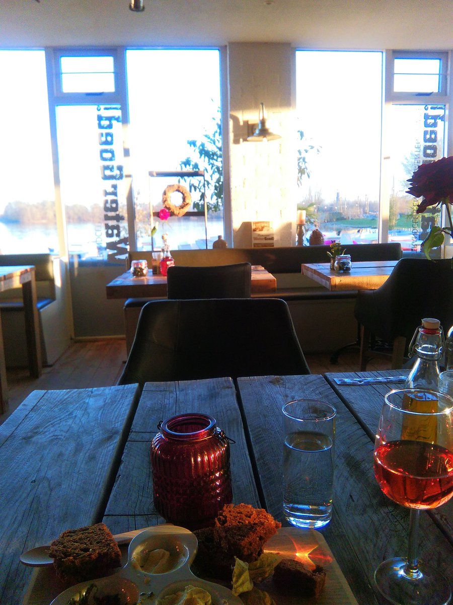 Toch maar binnen eten met prima uitzicht <a href="/WaterGoed/">Watergoed</a>