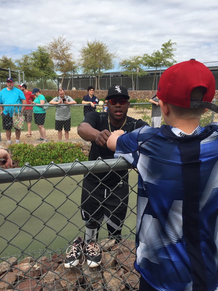 DManka's tweet photo. @whitesox Thank you for making time for biggest fans! #SoxSpringTraining https://t.co/6T2rE8KEJA