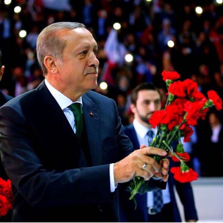 tugvamaras's tweet photo. #EvetGençlikBurada|4.TÜGVA Gençlik Buluşması'nda Cumhurbaşkanımız @RT_Erdogan'ın Türkiye'nin gençliğine hitap ettiği programa iştirak ettik. https://t.co/qjJ2TOmZ3s
