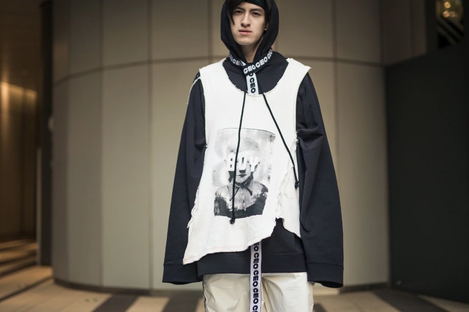 Tokyo Fashion Week street style so lit it hurts 🔥  nylon.cm/2ntaTgT