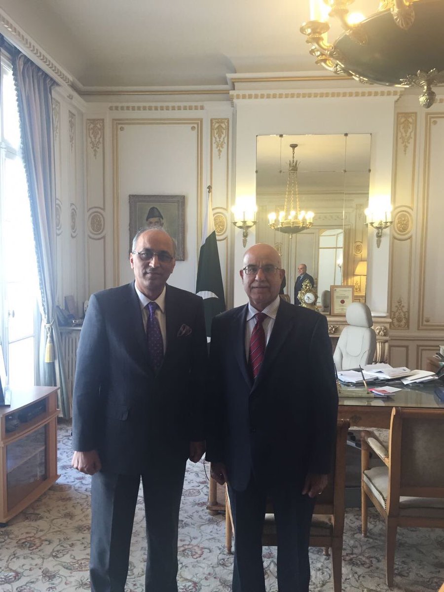 لقائي اليوم بالسفير الباكستاني في باريس وتضمن اللقاء طرح رؤيتنا لمنظمة اليونسكو للاربع سنوات القادمة #اليونسكو #باريس #العراق #صالح_الحسناوي