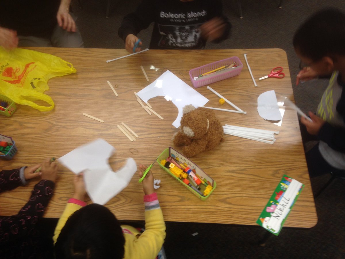 #tcgators #wwprsd <a href="/jmbowes/">Janet Bowes</a> @TCLibraryLady <a href="/ROsterbye/">R Osterbye</a> <a href="/lindsayjablons/">Lindsay Jablonski</a> K students working together for STEAM to problem solve.