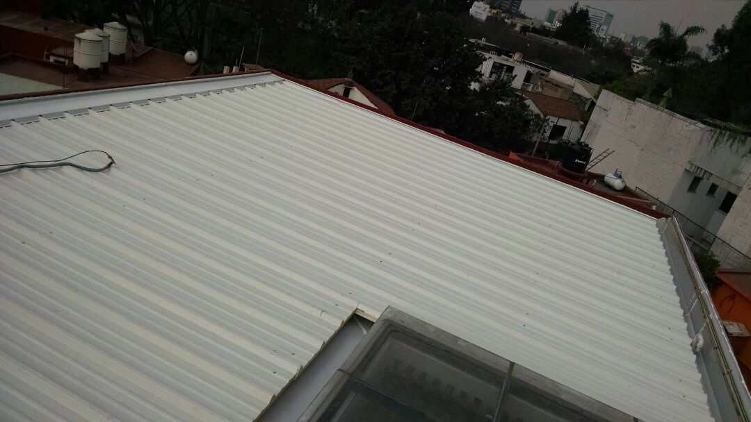 MultyCasetas's tweet photo. Techo a base de #Multypanel Aislante marca @Metecno de 1.5" de espesor con espuma rígida de poliuretano. https://t.co/b3EhkYaSjv