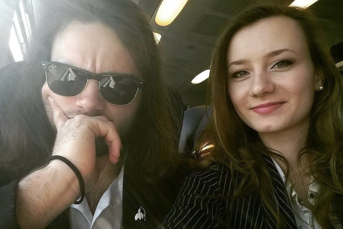 TheOfficial_RED's tweet photo. That's us on our way to Rome just three days ago
#traveldiaries #couple #Roma #Rome #Red #love #smiley #amore #treno #Train2017 https://t.co/gxnM6t6YPG