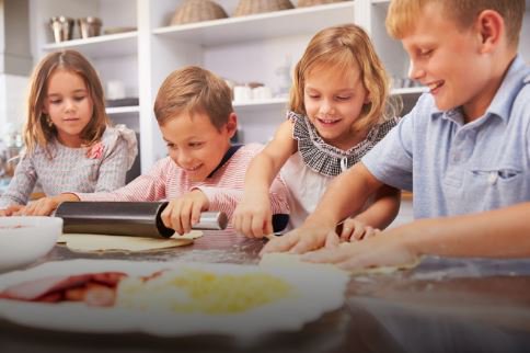 Hoover_UK's tweet photo. Here's an array of great #family #activities to get involved with when the weather isn't looking great (@Netmums) https://t.co/bmxhiANWbd https://t.co/N0t7U87HvF