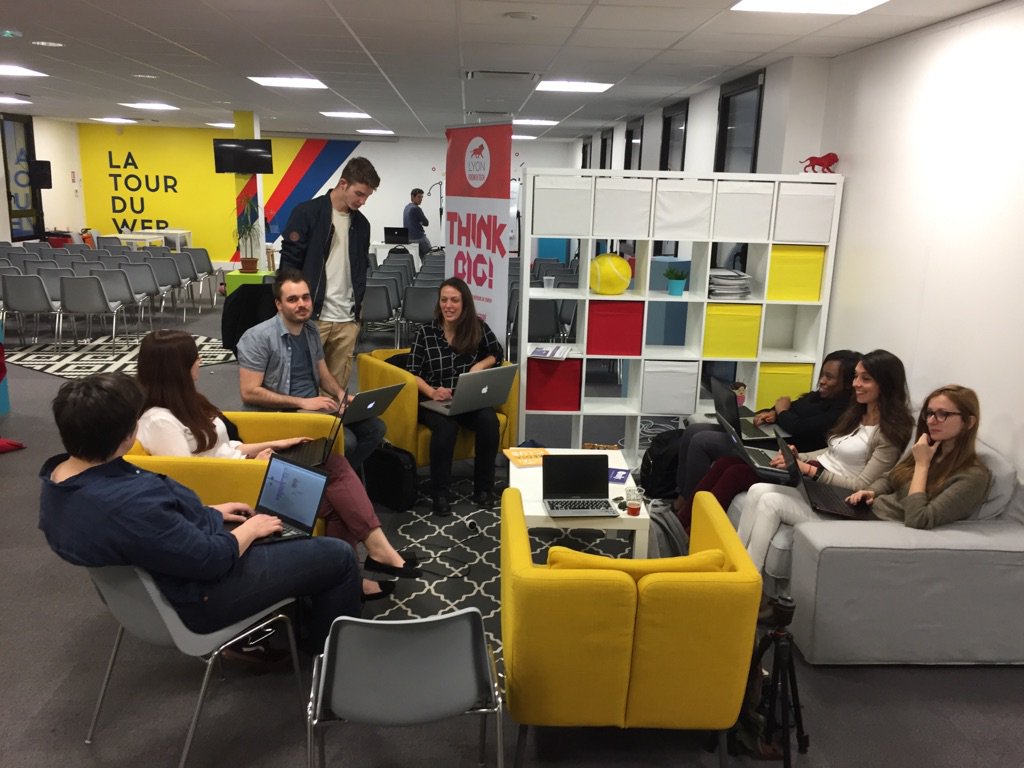blendwebmix's tweet photo. L'équipe #Brigablend en plein travail sur le prochain site de #BlendWebMix ! :-) https://t.co/HDYHABN8zw