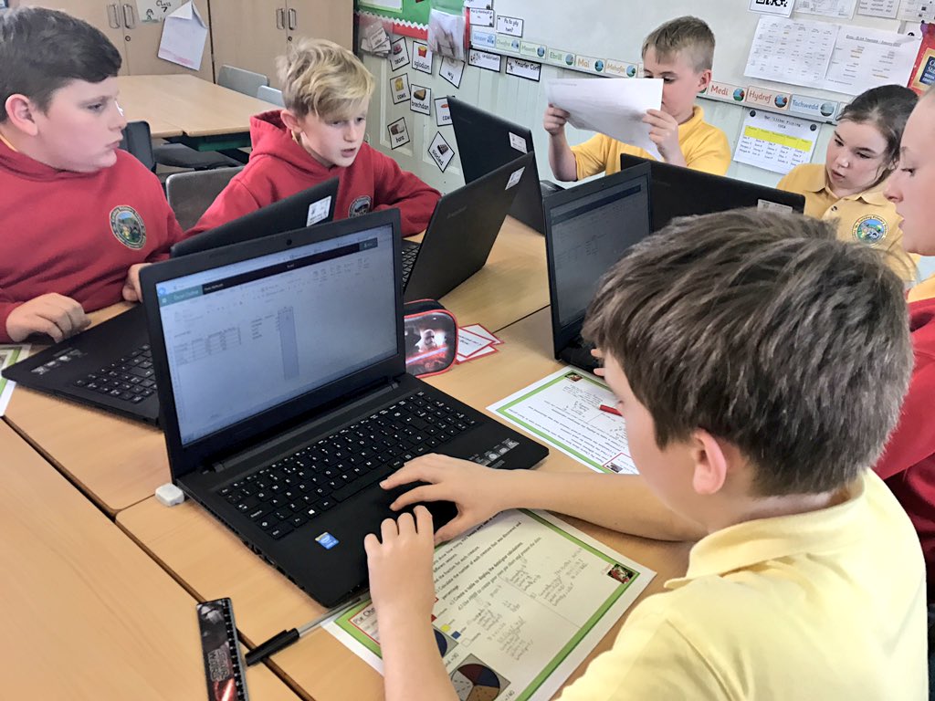 caradogprimary's tweet image. Class 7 are now #representingdata after they have #interpreted #tables #Excel #Hwbplus 👍🏽