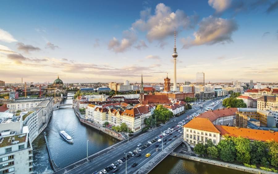 MOBredaktion's tweet photo. #Mobilfunkmarkt in Deutschland: Keine Transparenz, kaum Wettbewerb https://t.co/pT1euMGzWe https://t.co/4alMMHhCCA