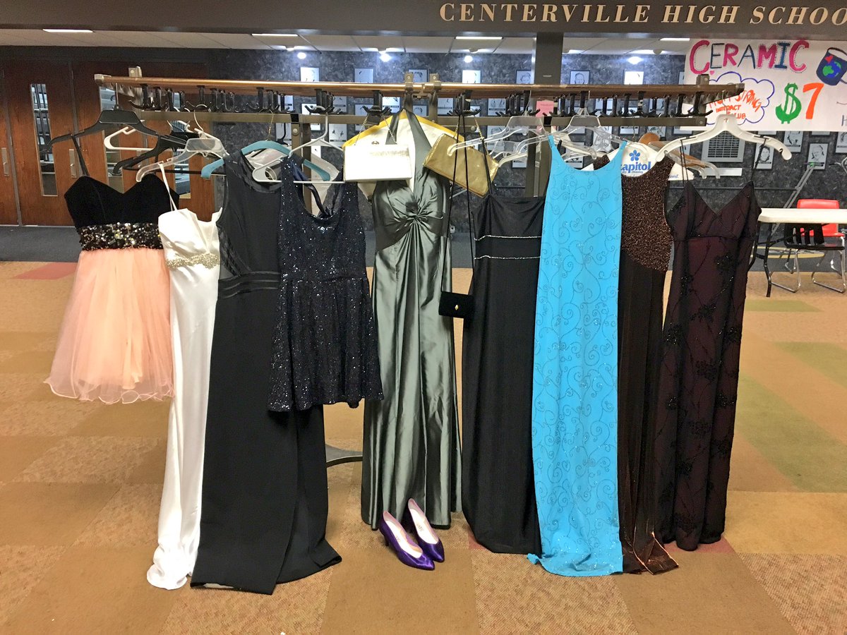 TheHerdCHS's tweet photo. DONATE all WEEK, BOC!!!
#PromDonations
#WeebeesHallCloset #dresses #shoes #jewelry #accessories https://t.co/WxVRgmQ6gl