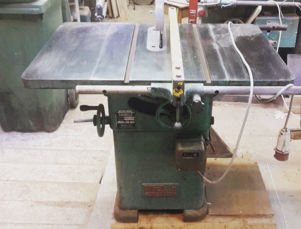 oakjoiners's tweet photo. Hopefully getting this next week, wadkin 10ags wanted one for ages #vintagemachines #joinery #carpentry #wodworking #thelucentcrow #design https://t.co/XsxmxV4FjZ