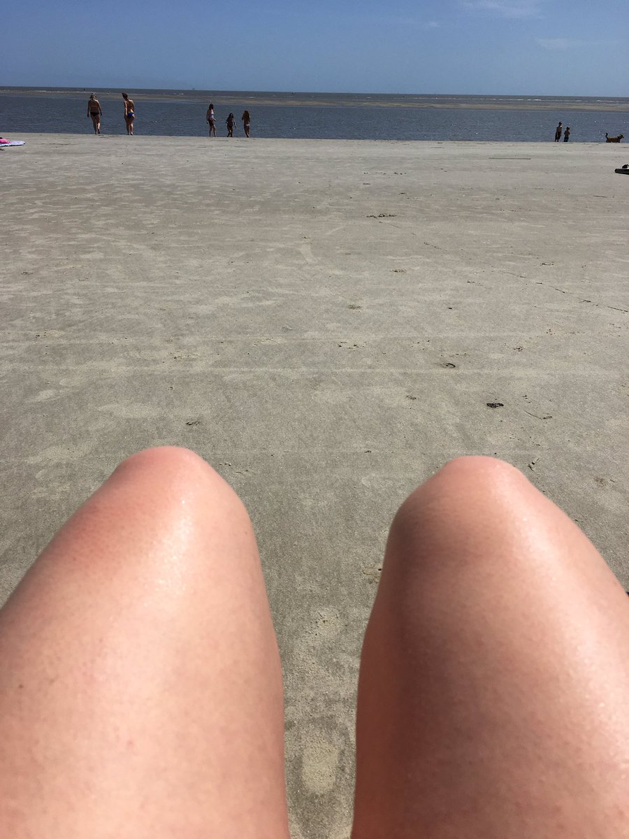 ervjwright's tweet photo. Obligatory beach picture #stsimonsisland #lifeisgood #springbreakisbetter https://t.co/Xi9C7OlDvp