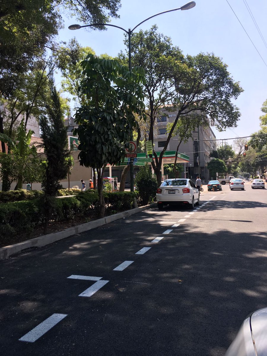 QuerenciaDF's tweet photo. @RicardoMonrealA @ecobici Aquí había una cicloestación y ahora se pretende entregar el espacio a Ecopark. Solicitamos se cumplan acuerdos https://t.co/uuDecHH3Co