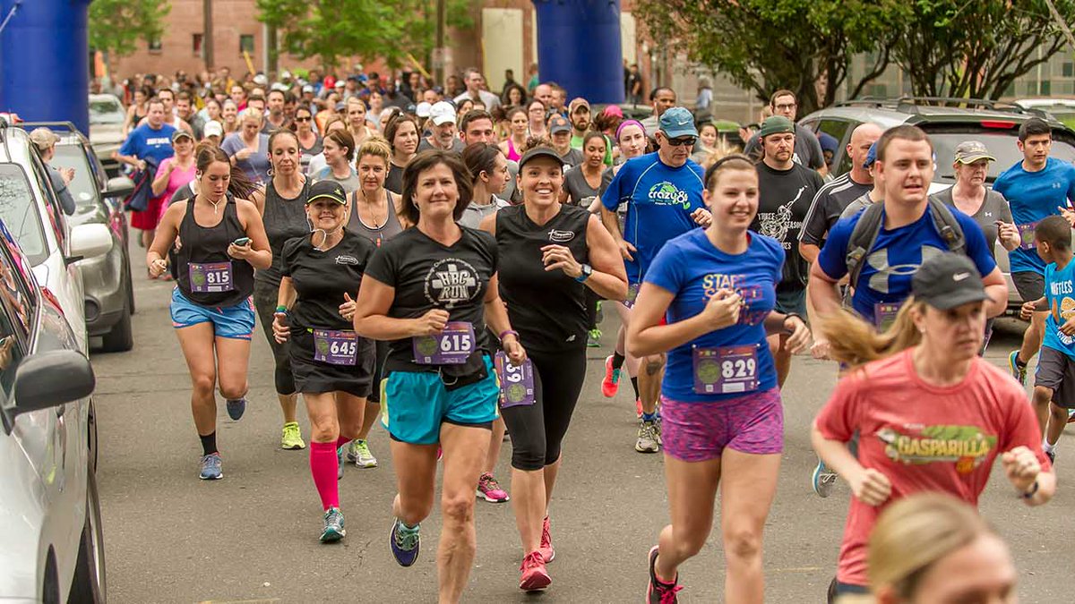 axioscharlotte's tweet photo. The fun of a 5K + joy of not waking up early. Register for @FreeMoreWest's 5K on the Green on 4/14 at 6p. https://t.co/RYACJ36s0V #spon https://t.co/dU4ZNGdyrN