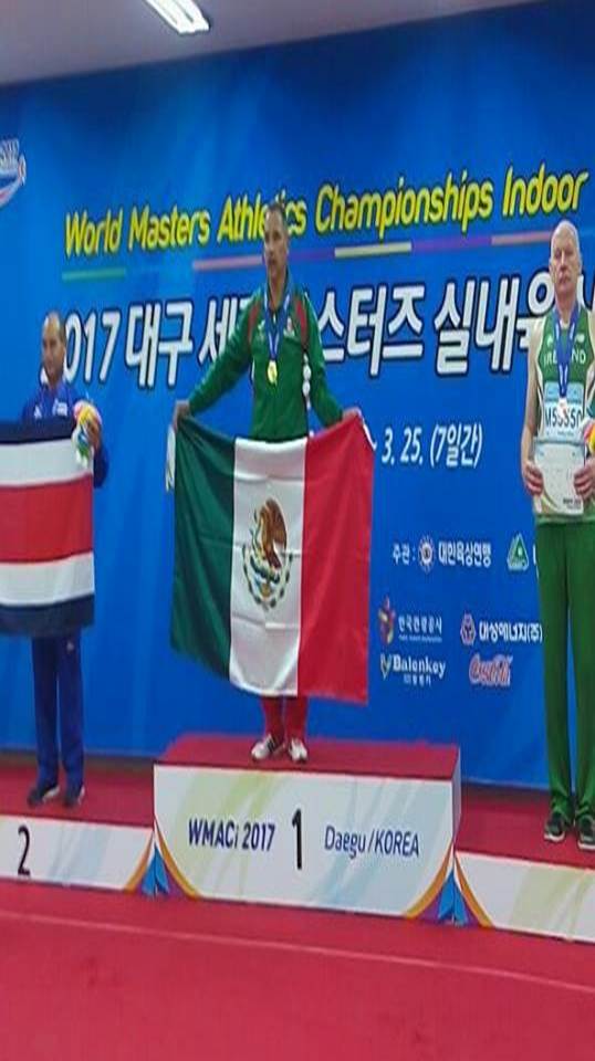 EmbaMexCor's tweet photo. Guadalupe de los Ángeles obtuvo oro y plata en Caminata 3 y 10km del Campeonato Máster de Atletismo #WMACi #Daegu2017 #MéxicoEnCorea https://t.co/Vu6iEtjzrM