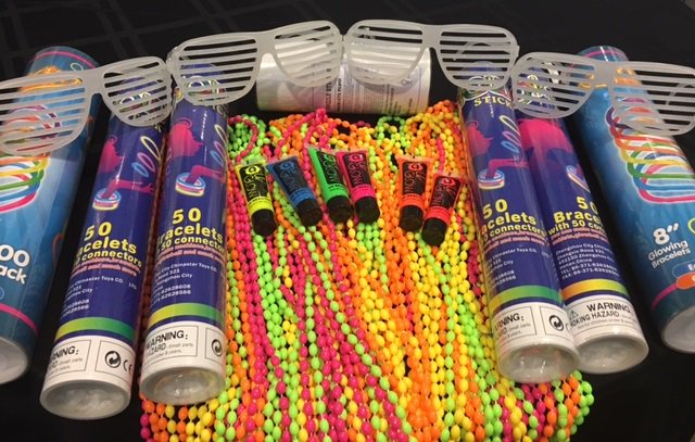 We’re swimming in neon and ready for Saturday! Curtain Up: Silent Disco will be a party you don’t want to miss! Tix: 513-768-5520.