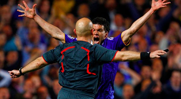 FitFive_Ch's tweet image. Y a-t-il trop d'erreurs d'arbitrage dans le football?  huff.to/2knBkzx