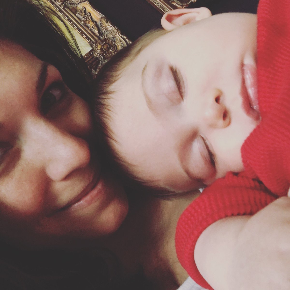 anitramecadon's tweet photo. My #MondayChallenge - to put this delicious little #baby down - #momlife #diaperpad https://t.co/ho4nqrc65i