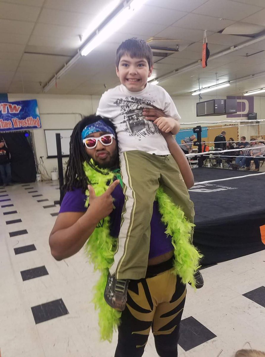 Another week at a show is another chance for me to #bustamove with all my #dancepartnas baby!!! #dance #dancestylewrestling #doit4thekids