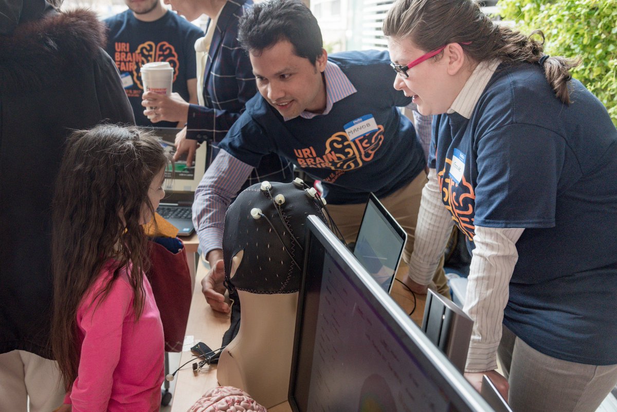 universityofri's tweet image. Hundreds flock to #URIBrainFair for hands-on lessons in neuroscience, brain health: bit.ly/2noduXv #BrainWeekRI