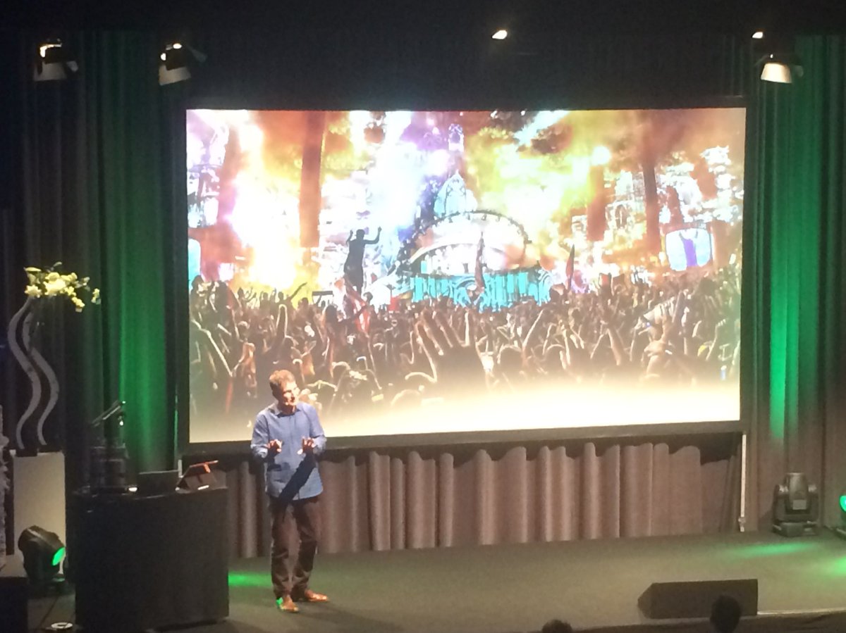 PVANBASTELAERE's tweet photo. Canadian @RetailProphet 🇨🇦 uses @tomorrowland as an example to explain connected millennials also need real experiences. #innovation of 🇧🇪 https://t.co/eGbDFmkLnc
