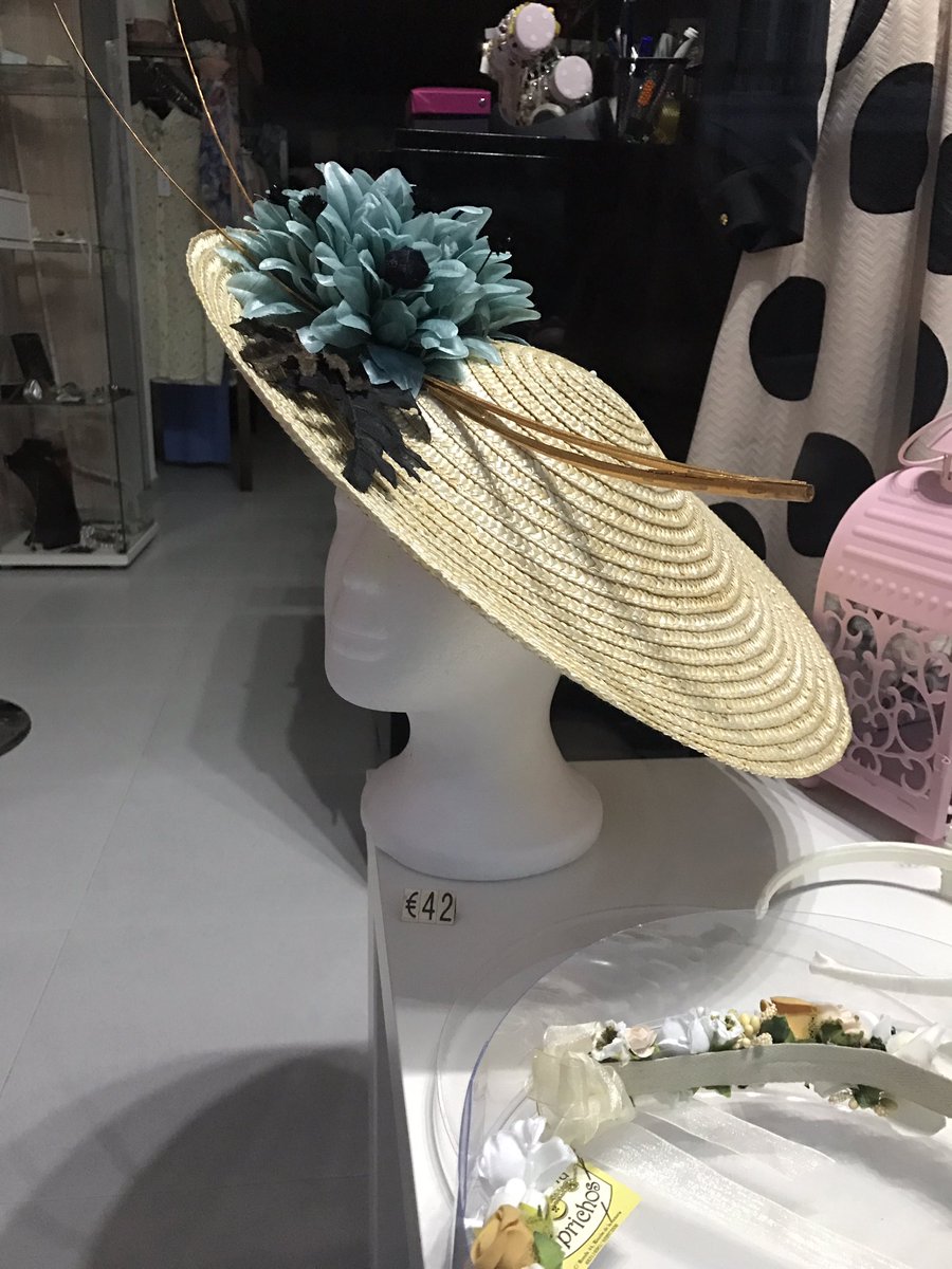 dcarmenserrano's tweet photo. Tocados DISEÑO CARMEN SERRANO #tocados #bodas #dcarmenserrano #llévalosolotú Enviamos a toda España 📦📦, pide precio sin compromiso https://t.co/m6IxVFyDaI