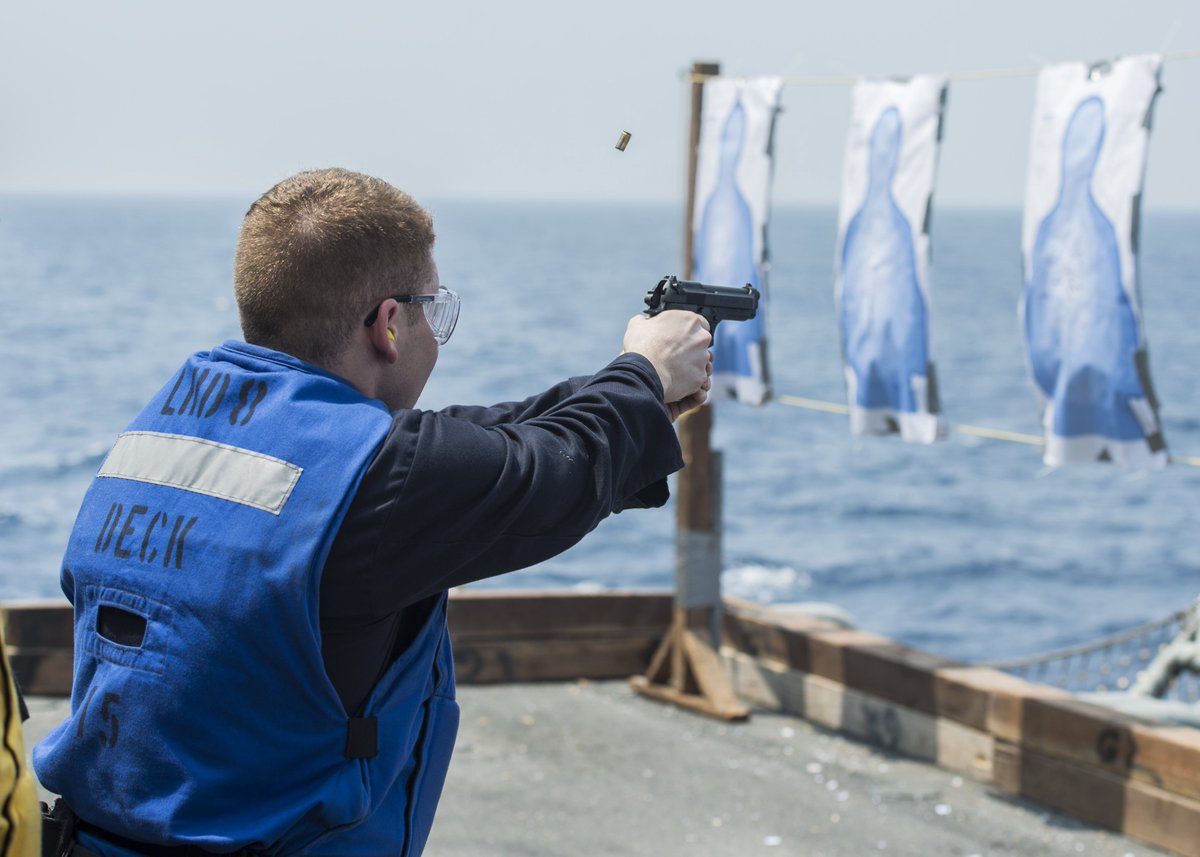 EXSTRKGRU7's tweet photo. Bullseye! AC2 Nicholas Duffy puts rounds on target during a small arms qualification shoot aboard @USSMakinIsland. #ForwardReady https://t.co/27CCqiAyHL