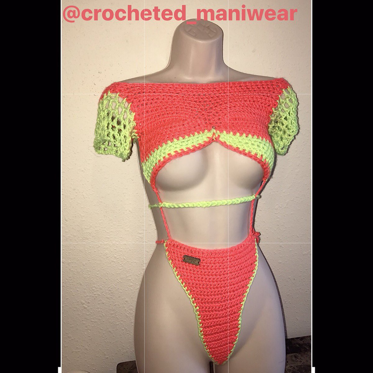 _EmaniMilan's tweet photo. The "Paradise Island" One Piece by #ManiwearByMani😍✨ in a Neon Color Block 🔥 Neon Peach X Neon Green #OfCourseItsStamped🤗 #Spring17 https://t.co/IHcaUN0VI5
