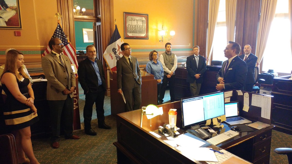 IowaSOS's tweet photo. Glad to visit with @IowaWindEnergy today. Iowa leads U.S in % of electricity we obtain from wind &amp; ranks 2nd in #windenergy production. https://t.co/6THHFIi2AW