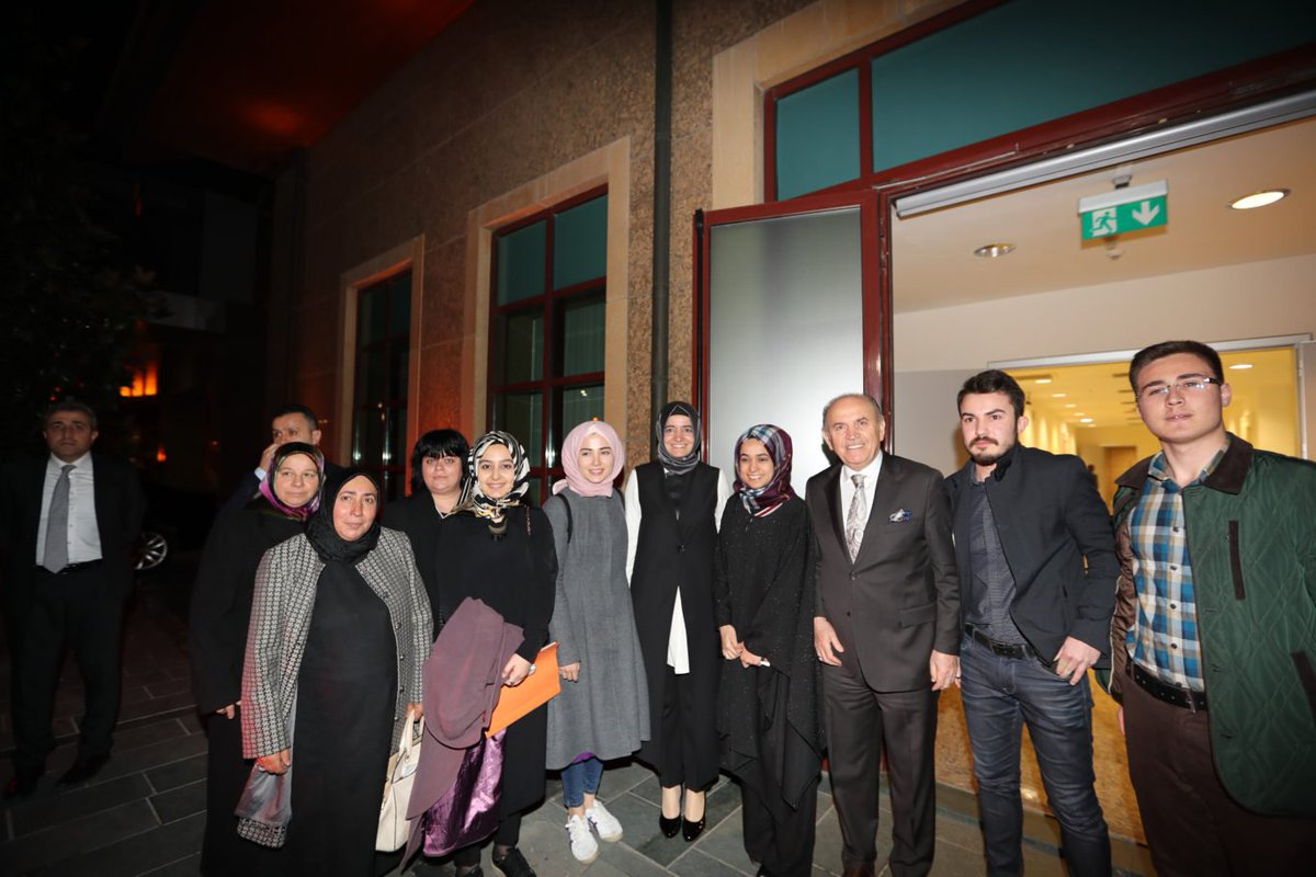 ushok2017's tweet photo. ASP Bakanı Fatma Betül Sayan Kaya 'ya ve İBB Başkanı Kadir TOPBAŞ 'a 5. KURULTAY 'ımıza desteklerinden dolayı teşekkür ederiz.
@sohobTR https://t.co/hFG0pKdo77