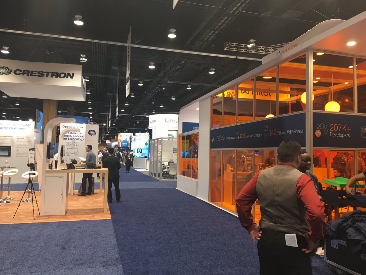 Leap_CX's tweet image. Hello from @enterprisecon 2017! Anyone want to meet here for a drink? #EC17