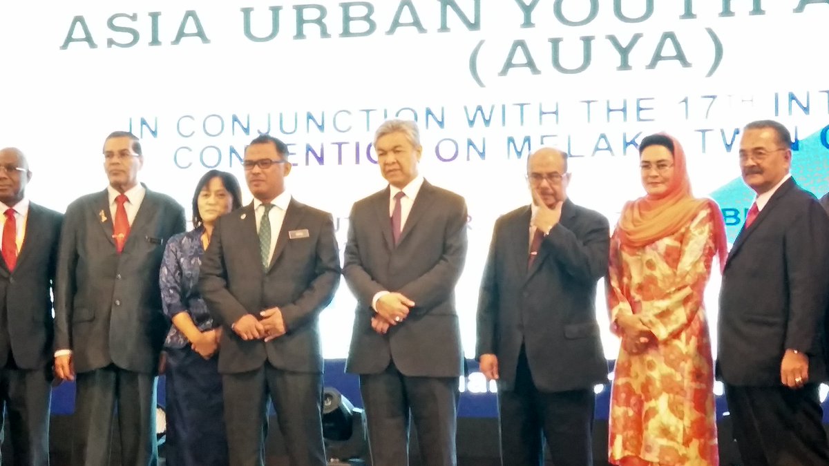 gayatravel's tweet photo. #ICYDKMelaka #Day2: The main highlight of the event is #AUYA 2017. Asian youths are present sharing concerns and ideas on New Urban Agenda. https://t.co/m7YDySTyKt